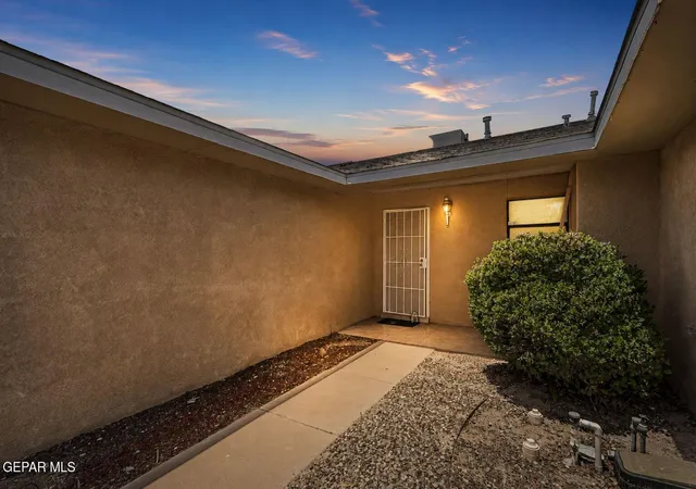 Photo 5 of Single family home for sale at 4721 Rio Vista Dr, Las Cruces, NM 88007 | MLS# 947878 | Listing updated on 2026-09-03