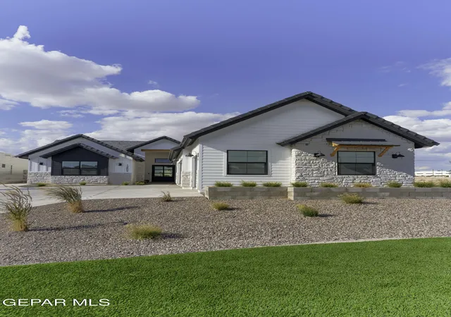 Photo 3 of Single family home for sale at 328 Emerald Moon Pl, Horizon City, TX 79928 | MLS# 947157 | Listing updated on 2026-07-14
