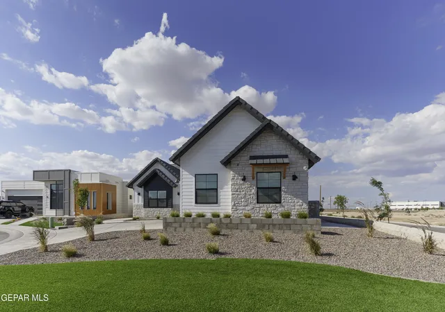 Photo 4 of Single family home for sale at 328 Emerald Moon Pl, Horizon City, TX 79928 | MLS# 947157 | Listing updated on 2026-07-14