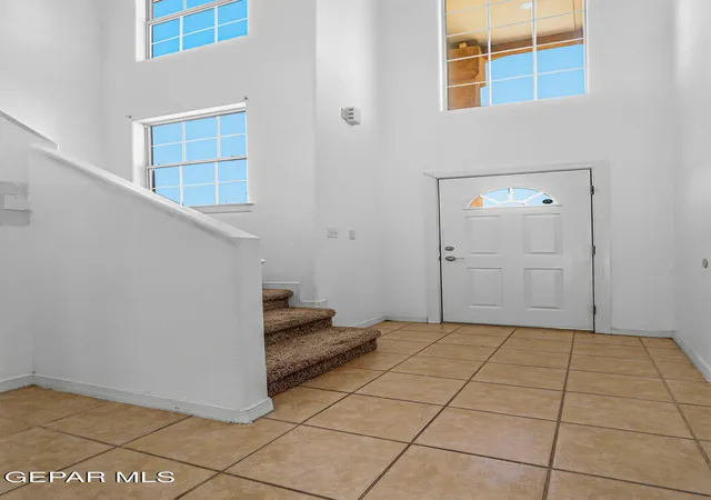 Photo 4 of Sale Pending at 8817 Polaris St, El Paso, TX 79904 | MLS# 947175 | Listing updated on 2026-09-18