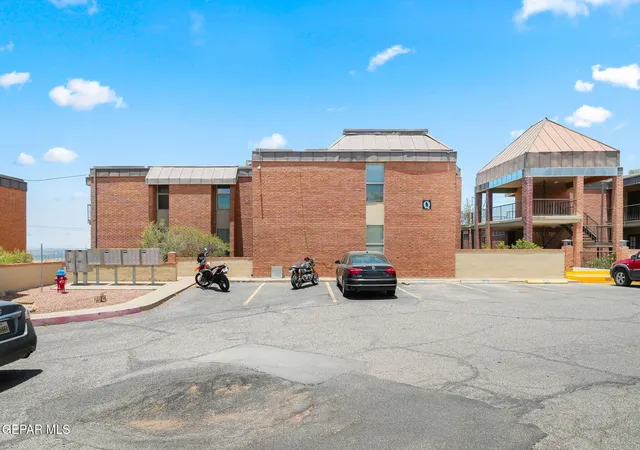 5th image of 4433 N Stanton St, El Paso, TX 79902