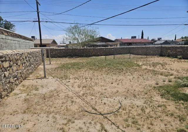 Photo 2 of Single family home for sale at 8656 Mount Whitney Dr, El Paso, TX 79904 | MLS# 947248 | Listing updated on 2026-07-28