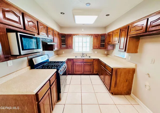 Photo 3 of Single family home for sale at 9204 Mount San Berdu Dr, El Paso, TX 79924 | MLS# 947271 | Listing updated on 2026-09-04