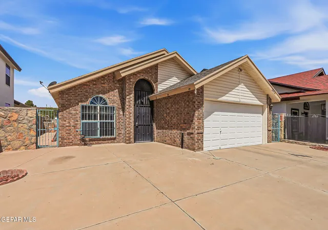Photo 1 of Sale Pending at 10422 Carter Scott Pl, El Paso, TX 79927 | MLS# 947583 | Listing updated on 2026-08-17