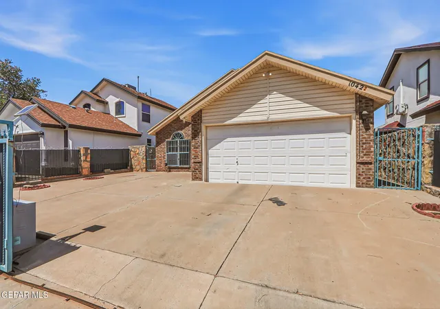 Photo 2 of Sale Pending at 10422 Carter Scott Pl, El Paso, TX 79927 | MLS# 947583 | Listing updated on 2026-08-17