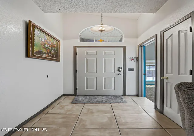 Photo 3 of Sale Pending at 10422 Carter Scott Pl, El Paso, TX 79927 | MLS# 947583 | Listing updated on 2026-08-17