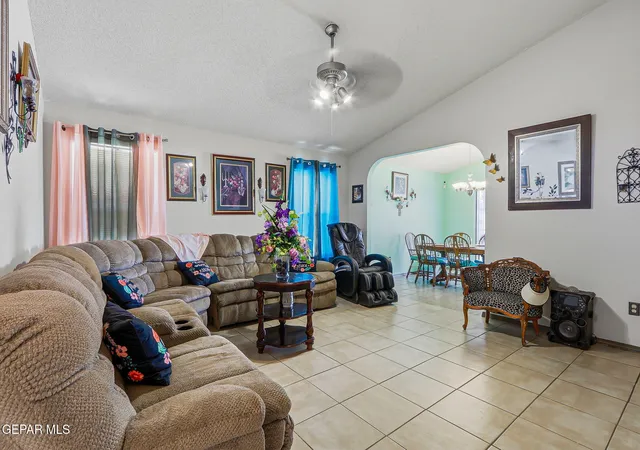 Photo 4 of Sale Pending at 10422 Carter Scott Pl, El Paso, TX 79927 | MLS# 947583 | Listing updated on 2026-08-17