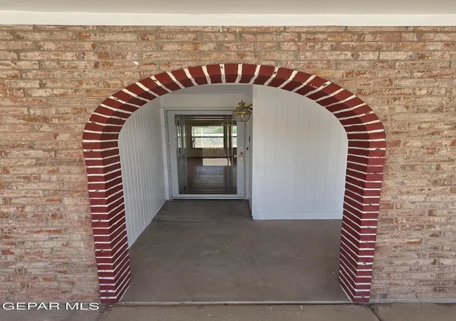 Photo 2 of Sale Pending at 350 Hourglass Dr, El Paso, TX 79915 | MLS# 947291 | Listing updated on 2026-08-17