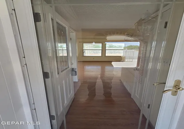 Photo 3 of Sale Pending at 350 Hourglass Dr, El Paso, TX 79915 | MLS# 947291 | Listing updated on 2026-08-17
