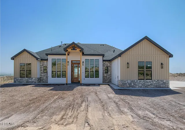 Photo 1 of Single family home for sale at 6035 Dusty Prints Rd, Las Cruces, NM 88007 | MLS# 947656 | Listing updated on 2026-07-15