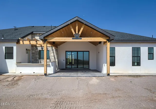 Photo 3 of Single family home for sale at 6035 Dusty Prints Rd, Las Cruces, NM 88007 | MLS# 947656 | Listing updated on 2026-07-15