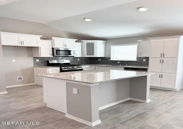 3rd image of 332 Kindred Dr, Clint, TX 79836 | MLS# 947332