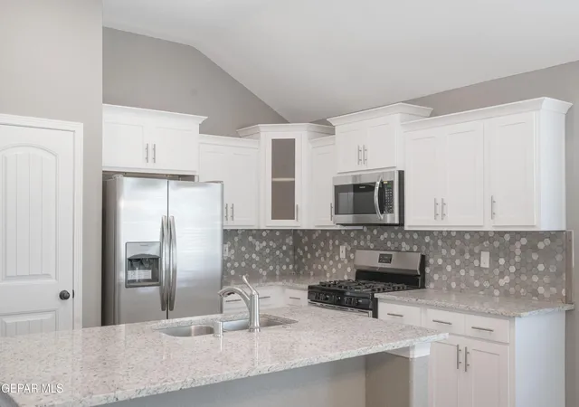 36th image of 380 Kindred Dr, Clint, TX 79836 | MLS# 947342