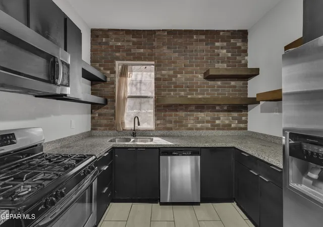 Listing Photo 4 - Condo for sale in building located at 1305 E Rio Grande Ave, El Paso, TX 79902