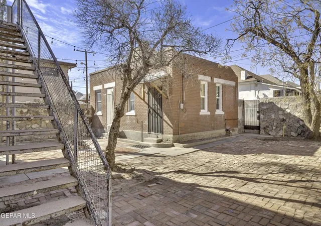 Listing Photo 5 - Condo for sale in building located at 1305 E Rio Grande Ave, El Paso, TX 79902