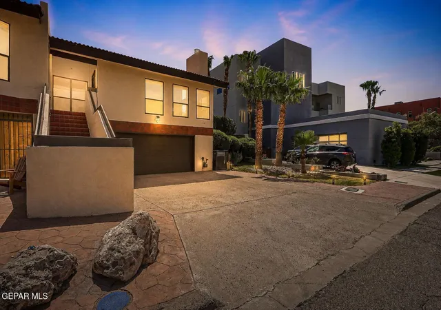 Photo 1 of Sale Pending at 200 Canyon Ter Dr, El Paso, TX 79902 | MLS# 947471 | Listing updated on 2026-09-13