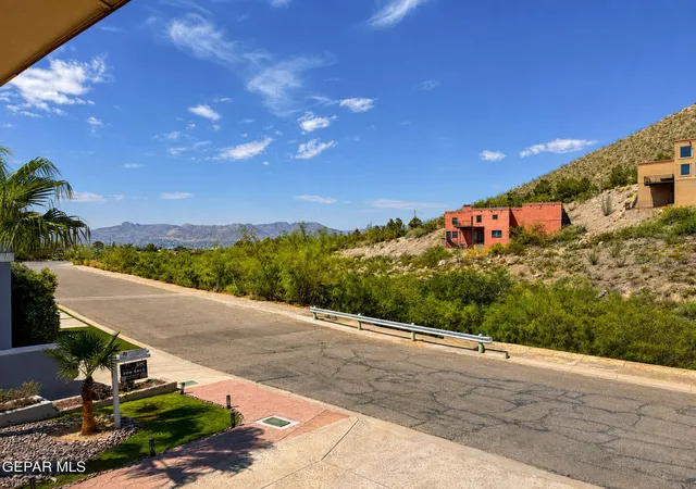 Photo 3 of Sale Pending at 200 Canyon Ter Dr, El Paso, TX 79902 | MLS# 947471 | Listing updated on 2026-09-13