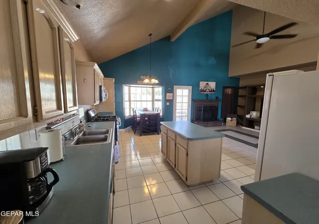 Photo 3 of Single family home for sale at 2021 Sun Country Dr, El Paso, TX 79938 | MLS# 947455 | Listing updated on 2026-09-17