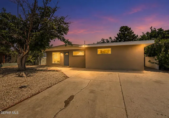 Homes for sale in Las Cruces, NM | 1525 Durazno St, Las Cruces, NM 88001 | MLS# 947469