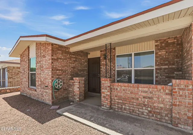 Photo 1 of Single family home for sale at 5760 Longview Dr, El Paso, TX 79924 | MLS# 947462 | Listing updated on 2026-09-08