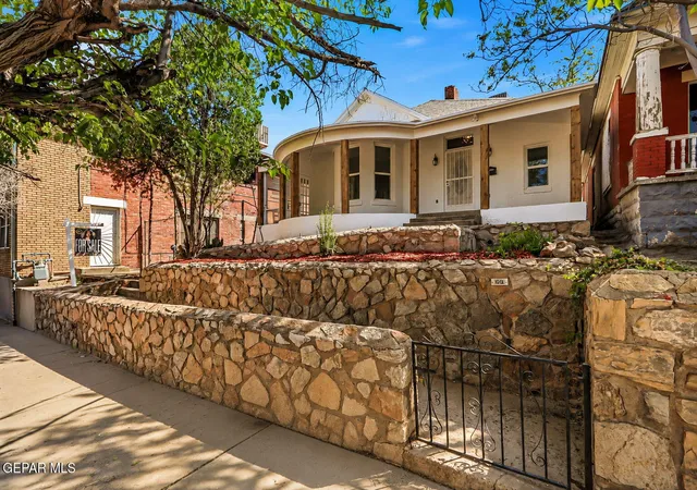 Photo 3 of Single family home for sale at 1207 N Kansas St, El Paso, TX 79902 | MLS# 947472 | Listing updated on 2026-09-11