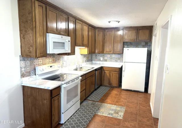Photo 3 of Townhouse for sale at 4155 Krupp Dr #B, El Paso, TX 79902 | MLS# 947487 | Listing updated on 2026-07-16