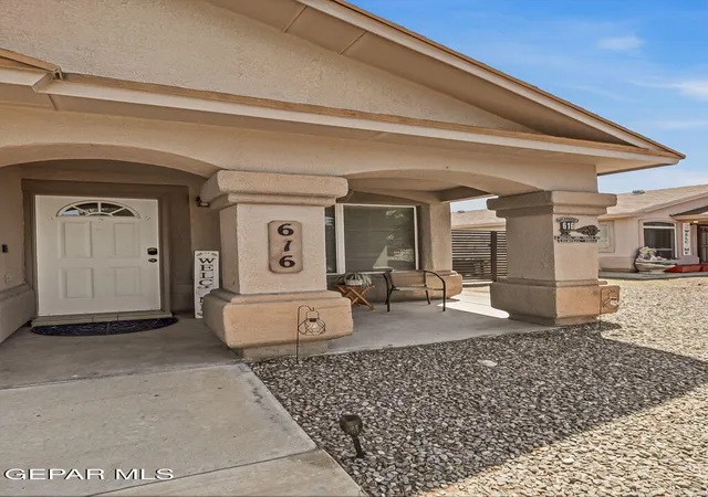4th image of 616 Villas Del Valle Rd, Socorro, TX 79927 | MLS# 947528