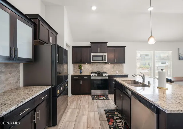 5th image of 1017 Summer House St, Horizon City, TX 79928 | MLS# 947520