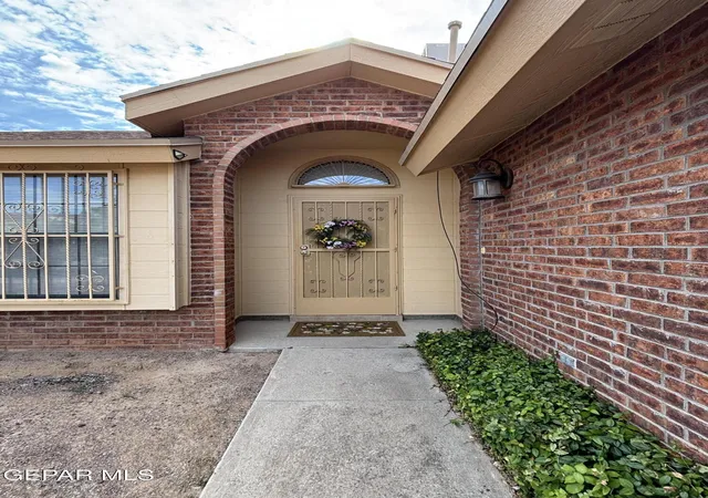 Photo 3 of Single family home for sale at 1708 Firehouse Dr, El Paso, TX 79936 | MLS# 948685 | Listing updated on 2026-09-20