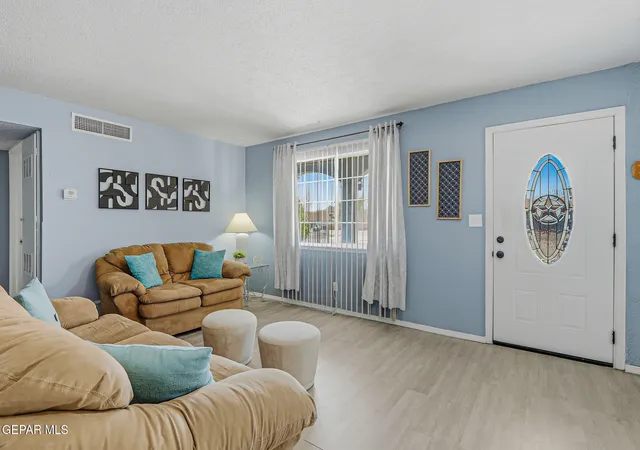 3rd image of 323 Valle Sereno Dr, El Paso, TX 79907 | MLS# 947558