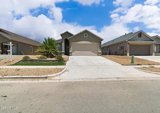 Photo 3 of Single family home for sale at 11352 Santa Barbara Dr, El Paso, TX 79927 | MLS# 947546 | Listing updated on 2026-08-02