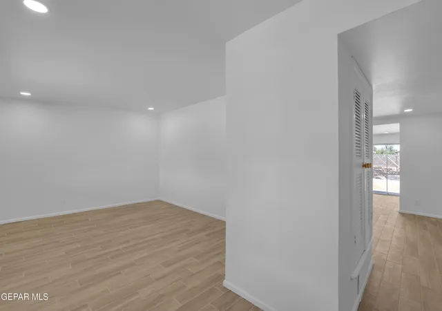 Photo 3 of Sale Pending at 5609 Salem Dr, El Paso, TX 79924 | MLS# 947640 | Listing updated on 2026-08-17