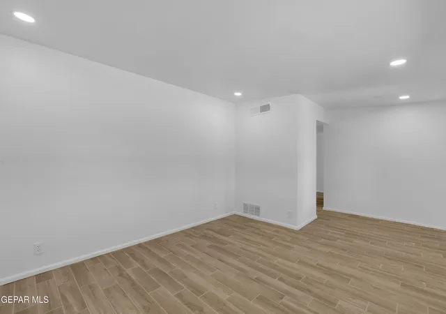 Photo 4 of Sale Pending at 5609 Salem Dr, El Paso, TX 79924 | MLS# 947640 | Listing updated on 2026-08-17