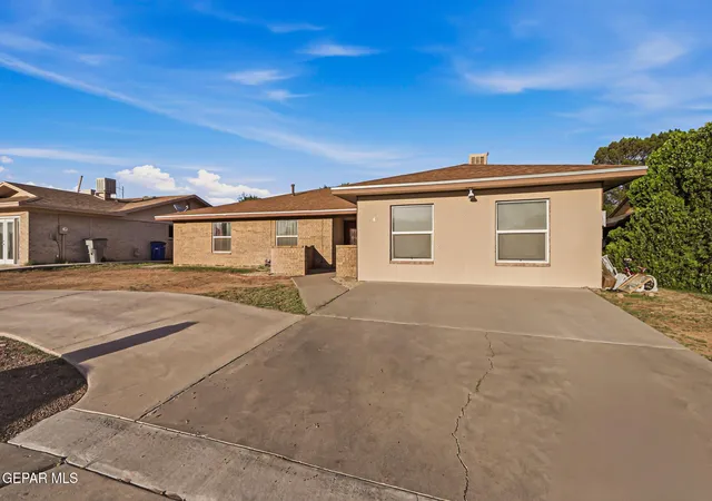Photo 2 of Sale Pending at 1516 Jerry Pate Pl, El Paso, TX 79935 | MLS# 947825 | Listing updated on 2026-08-25