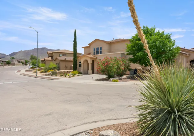 Photo 2 of Single family home for sale at 7250 Longspur Dr, El Paso, TX 79911 | MLS# 947703 | Listing updated on 2026-09-20