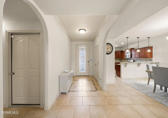 Photo 3 of Single family home for sale at 7250 Longspur Dr, El Paso, TX 79911 | MLS# 947703 | Listing updated on 2026-09-20