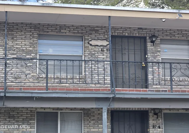 2nd image of 6700 Escondido Dr, El Paso, TX 79912