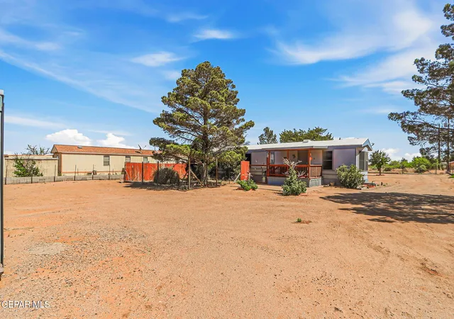 Photo 3 of Manufactured home for sale at 2760 Golden Sun Dr, Chaparral, NM 88081 | MLS# 947724 | Listing updated on 2026-07-17