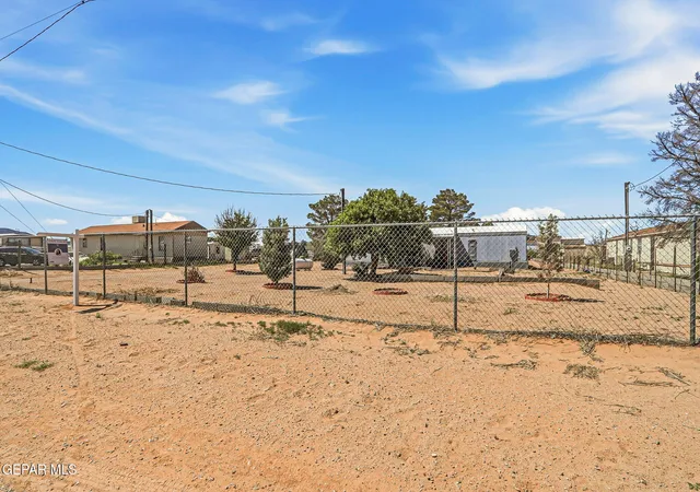 Photo 5 of Manufactured home for sale at 2760 Golden Sun Dr, Chaparral, NM 88081 | MLS# 947724 | Listing updated on 2026-07-17