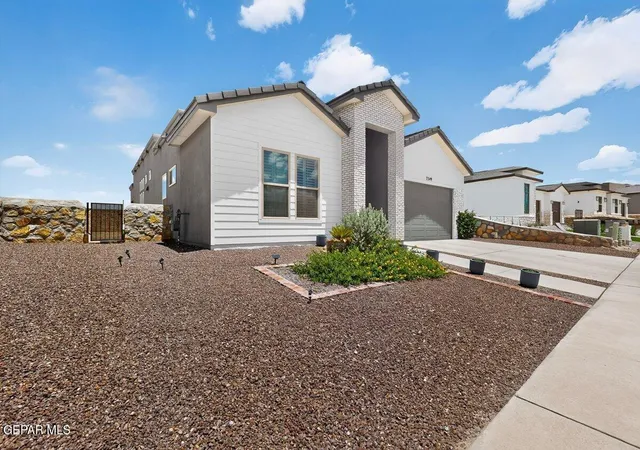 Photo 2 of Single family home for sale at 7349 Enchanted Point Dr, El Paso, TX 79911 | MLS# 947796 | Listing updated on 2026-09-17