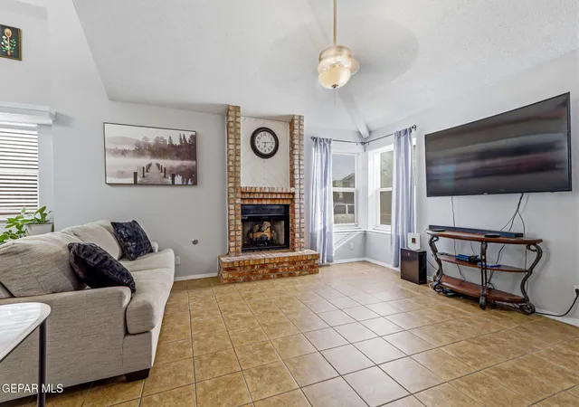 Photo 4 of Single family home for sale at 11050 Golden Pond Dr, El Paso, TX 79934 | MLS# 947820 | Listing updated on 2026-08-19