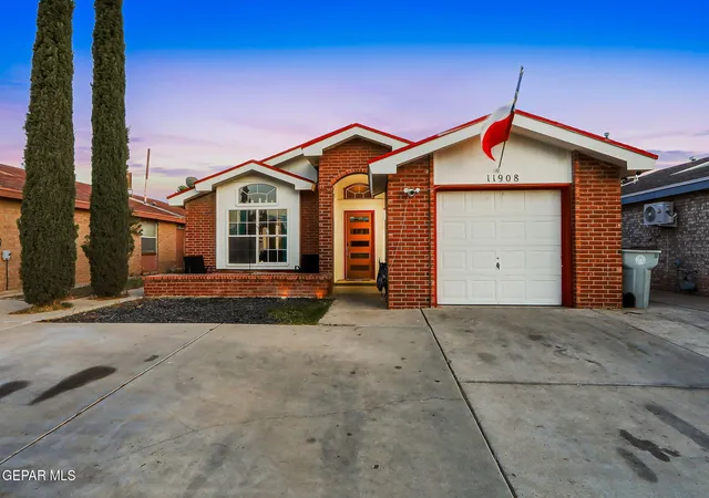 Photo 2 of Single family home for sale at 11908 Kings Crst Dr, El Paso, TX 79936 | MLS# 947881 | Listing updated on 2026-09-12