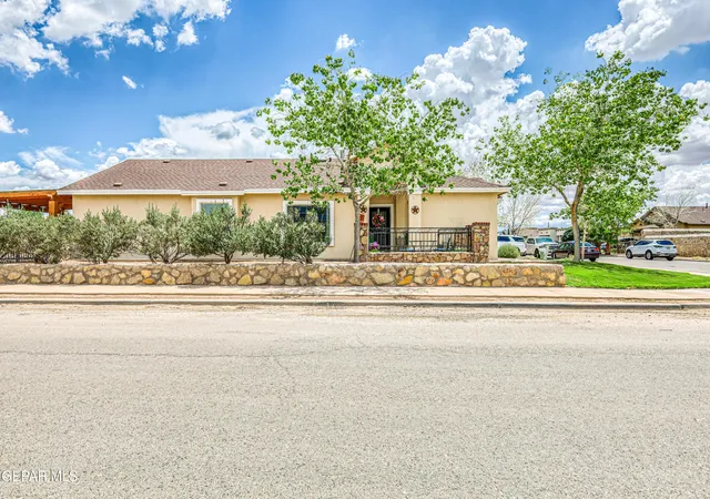 Photo 4 of Sale Pending at 720 Lt Joe Magallanes Rd, El Paso, TX 79927 | MLS# 948068 | Listing updated on 2026-09-14