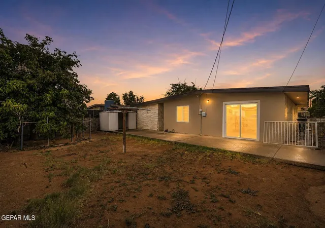 32nd image of 8828 Mount Elbert Dr, El Paso, TX 79904 | MLS# 947975