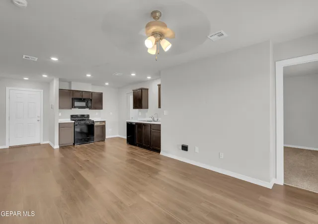 Photo 3 of Single family home for sale at 1069 Whitebrush Rd, Horizon City, TX 79928 | MLS# 948038 | Listing updated on 2026-09-08