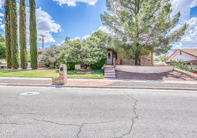 Photo 2 of Single family home for sale at 6772 Villa Hermosa Dr, El Paso, TX 79912 | MLS# 947945 | Listing updated on 2026-09-02