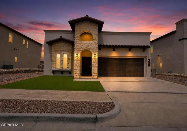 1st image of 624 La Entrada Cir, Sunland Park, NM 88063 | MLS# 947948