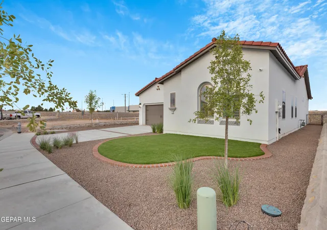Photo 3 of Single family home for sale at 1722 Cinch Pl, El Paso, TX 79911 | MLS# 947954 | Listing updated on 2026-09-09