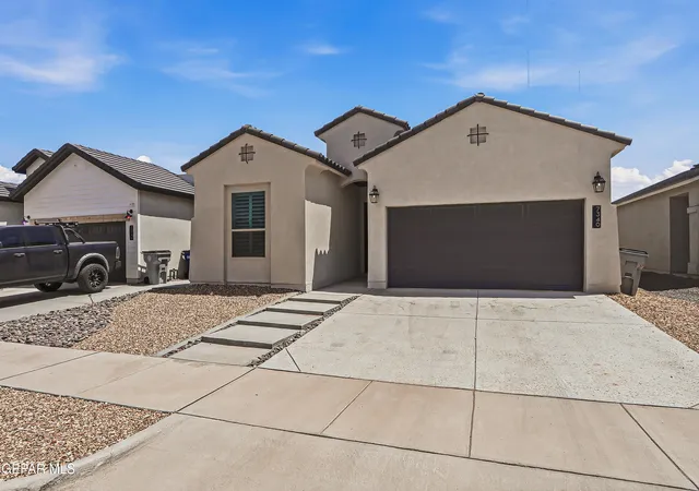 Photo 2 of Sale Pending at 7340 Norte Brasil Dr, El Paso, TX 79934 | MLS# 948919 | Listing updated on 2026-08-25