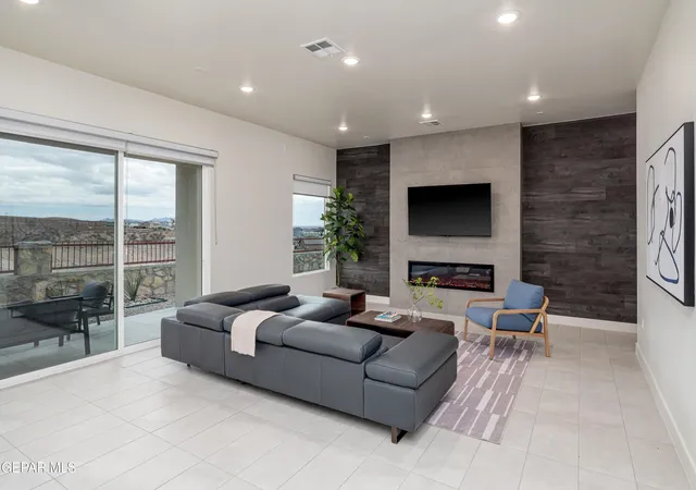Photo 3 of Sale Pending at 7280 Cimarron Rim Dr, El Paso, TX 79911 | MLS# 948057 | Listing updated on 2026-08-31